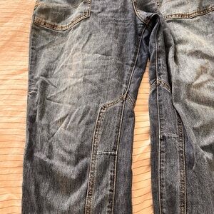 Anthro Pilcro "the wanderer" relaxed mid rise jeans